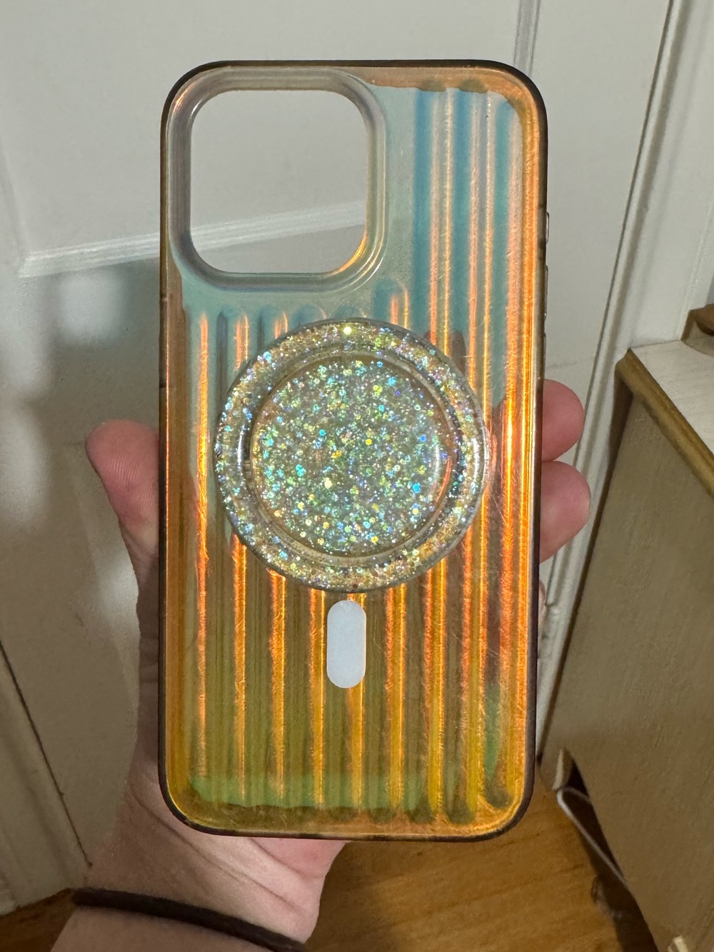 PadaSnap Iridescent Yellow MagSafe-Compatible Phone Case and magnetic pop socket